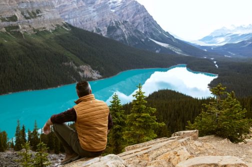 man-sitting-near-lake-3572740